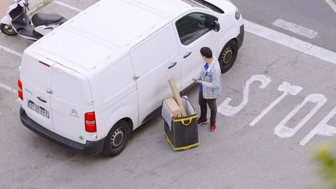 Amazon home delivery during coronavirus outbreak Stock Footage 127118410