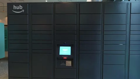 Amazon Hub Locker A Smart Convenient Solution for Streamlined Package Delivery Vídeo Stock 295080754