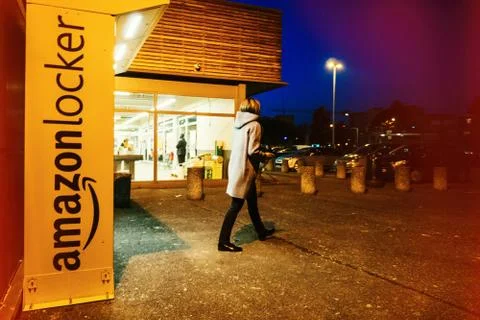 Amazon Locker customer Foto stock