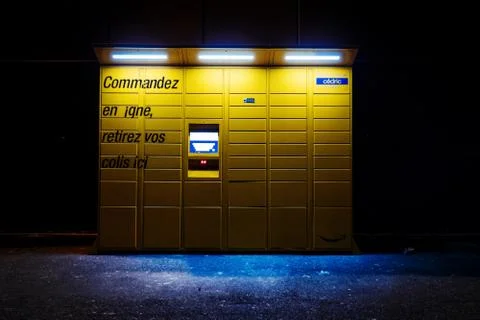 Amazon Locker at dusk Stock Photos