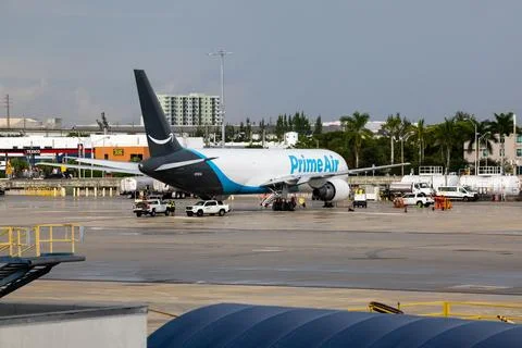 Amazon Prime Air cargo plane overshoots runway at Miami International Airport, U Stock Photos
