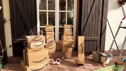 Amazon Prime Box Clutter 動画素材 263266699