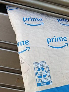 Amazon Prime mail envelope delivered Stock Illustration
