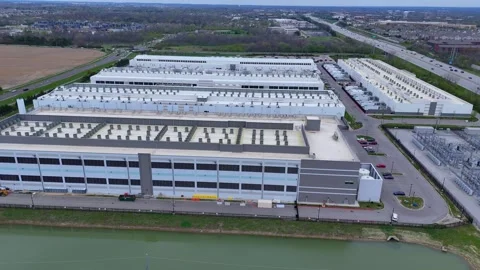Amazon Web Services (AWS) data center facility in Hilliard, Ohio, USA for cloud Stock Footage 336758252