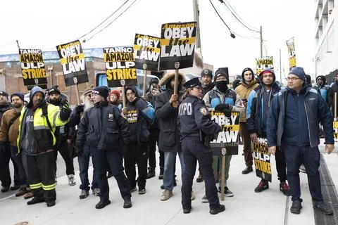 Amazon workers on strike in New York, USA - 20 Dec 2024 Stock Photos
