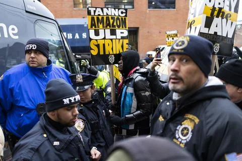 Amazon workers on strike in New York, USA - 20 Dec 2024 Stock Photos