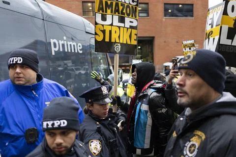 Amazon workers on strike in New York, USA - 20 Dec 2024 Stock Photos