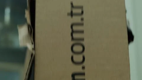 Amazon.com.tr amazon.com.tr amazon delivery package box Stock Footage 164239484