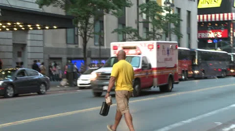 Amblulance With Sirens NYC Video stock 25734380