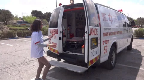 Ambulance  Vídeos de archivo 22563160