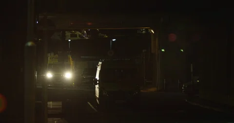 Ambulance Leaving Emergency A&amp;E for an Emergency Call. Vidéo 95094840