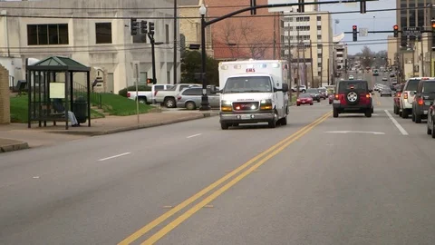 Ambulance passing with Audio Vídeos de archivo 92649656