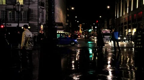 Ambulance picadilly circus Stock Footage 1049079