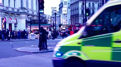 Ambulance Piccadilly Circus 库存影片 57355209