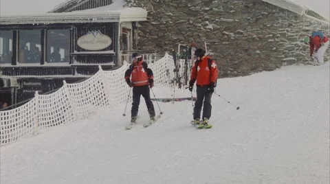 Ambulance on the ski slope Stock-Footage 45480742