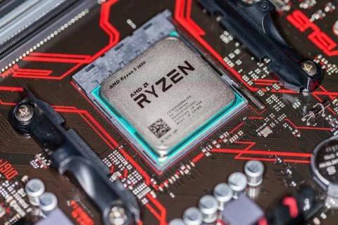 AMD Ryzen processor chip on an Asus prime 350 plus mainboard. 스톡 사진