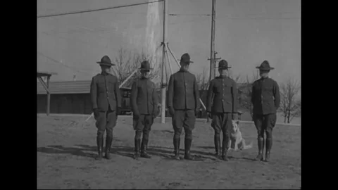 The American army signal corps forms in 1918 and signalling Morse Code by lamps Vídeos de archivo 74815104