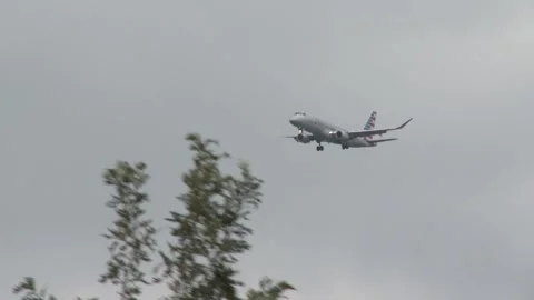 American Eagle Jet Flying toward Minneap... Stock Video Pond5