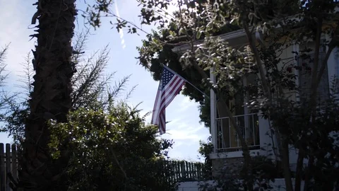 American Flag on old house Vidéo 100844955