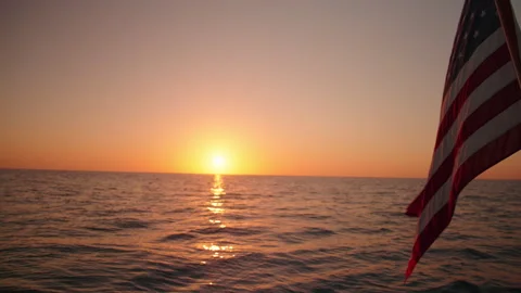 American Flag at Sunset on a Sailing Ship in Key West, Florida Vidéo 306630976