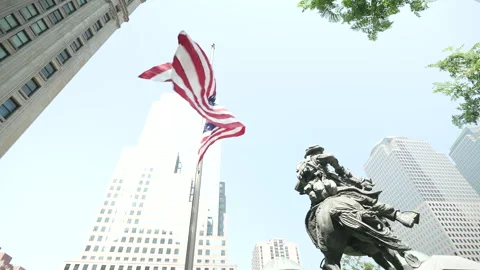 American Flag waves at half mast at a memorial in Lower Manhattan Vídeos de archivo 181216315