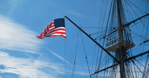 American Flag Waving in Wind on Ship, Slow Motion Vidéo 102398016