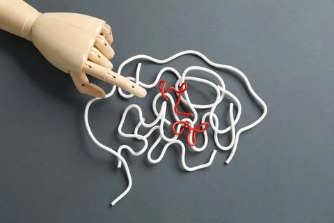 Amnesia problem. Brain made of wires and mannequin hand on grey background,.. 스톡 사진