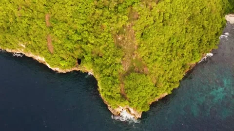 Amok sunset restaurant and bar on nusa penida island, indonesia 库存影片 336593304