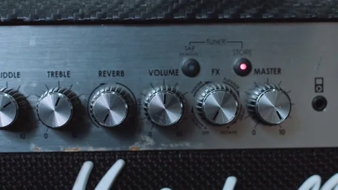Amp Volume knob Turning Up 스톡 동영상 75170330