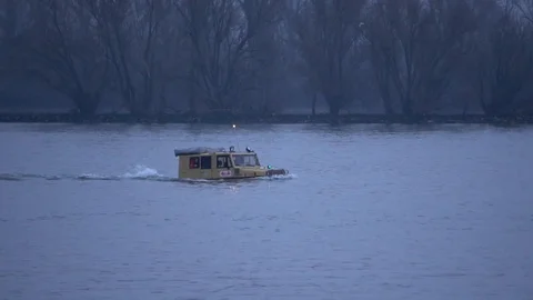 Amphibious Vehicle 库存影片 102726865