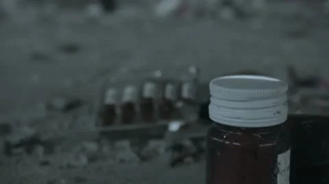 Ampoule focusing [graded] Video stock 10594853