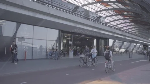 Amsterdam Central Station Vídeos de archivo 98055307