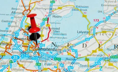 Amsterdam marked with red pushpin on map Foto stock