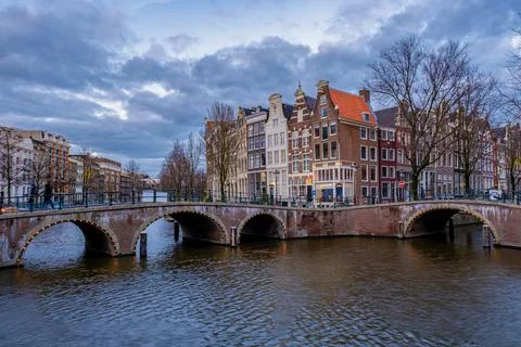 Amsterdam Netherlands during sunset, historical canals during sunset hours Foto stock