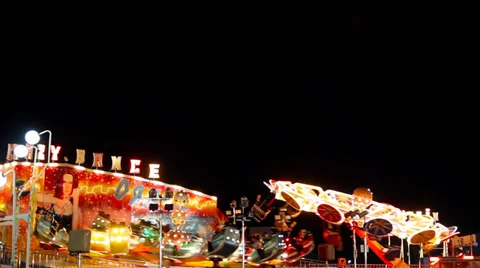 Amusement Park 2 - Crazy Dance at Night. Vídeo Stock 33654732