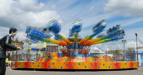 Amusement Park Rides 動画素材 64711927
