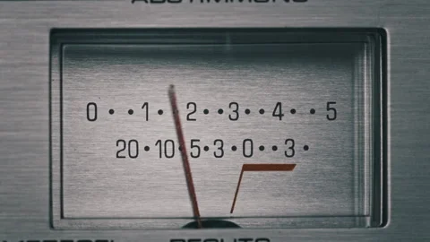 Analog VU Meter on Silver Colored Stereo Tape Recorder, Arrow Indicator 스톡 동영상 180894504