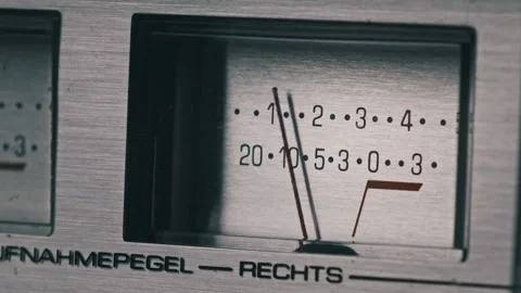 Analog VU Meter on Silver Colored Stereo Tape Recorder, Arrow Indicator 스톡 동영상 184693881