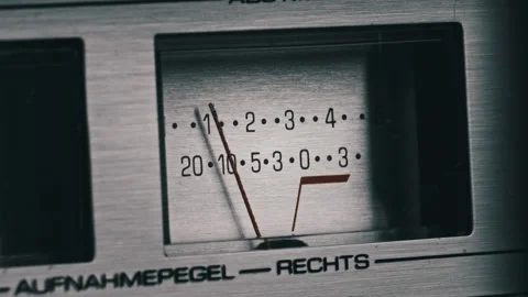 Analog VU Meter on Silver Colored Tape Recorder, Arrow Indicator 스톡 동영상 184829986
