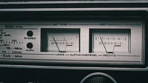 Analog VU Meters on Silver Colored Stereo Tape Recorder, Arrow Indicators 스톡 동영상 180496540