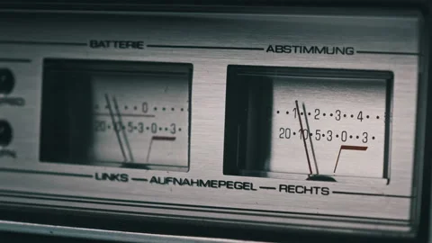 Analog VU Meters on Silver Colored Stereo Tape Recorder, Arrow Indicators 스톡 동영상 183374505