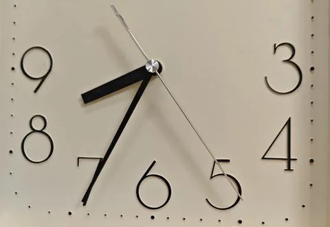 Analog wall clock display 库存照片