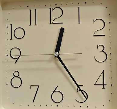 Analog wall clock display 库存照片