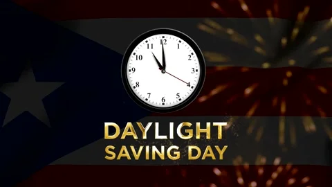Analog wall clock showing time with daylight saving day text and golden lig.. Vídeos de archivo 346541234