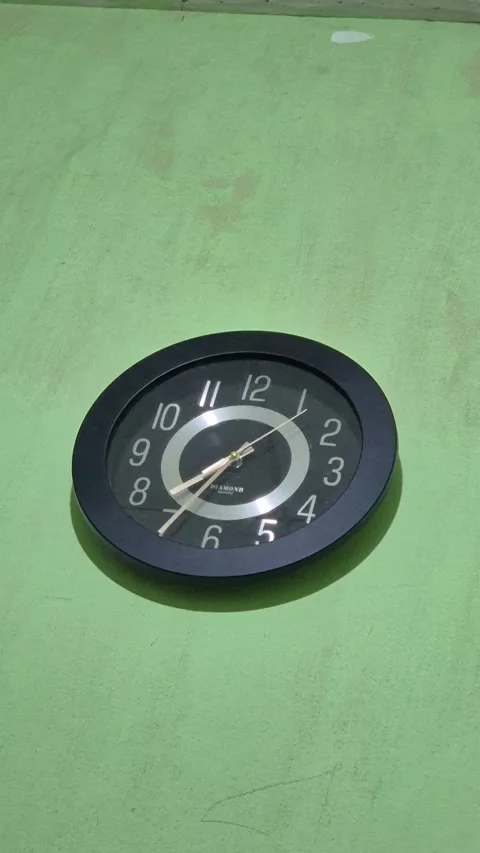 Analog wall clock ticking Stock Footage 337726311