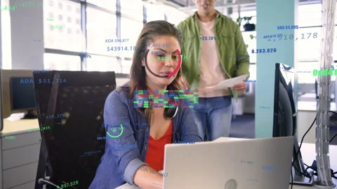 Analyst reviewing analytics, typing, data overlays appearing, colleague Vidéo 332844195
