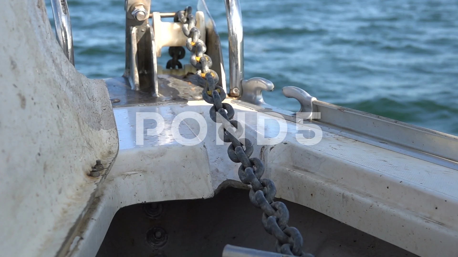 Anchor chain anchors on a yacht, Stock Video
