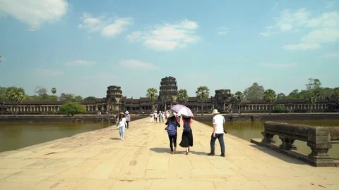 Ancient Angkor Wat Temple time lapse of tourist, Siem Reap, Cambodia Stock-Footage 77161026