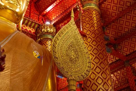 Ancient Buddha image at Wat Phanan Cheong Worawihan, Phra Nakhon Si Ayuttha.. 库存照片