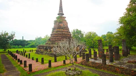 Ancient Buddhist Temple Ruin in Southeast Asia 库存影片 47610871
